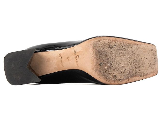 LOUIS VUITTON - Scarpins Louis Vuitton Shake em couro envernizado preto (T37) - vista 3