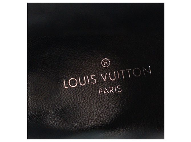 LOUIS VUITTON - Louis Vuitton Absatzstiefeletten aus glattem schwarzem Leder (T38) - Ansicht 10