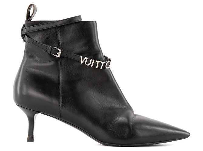 LOUIS VUITTON - Louis Vuitton Absatzstiefeletten aus glattem schwarzem Leder (T38) - Ansicht 2