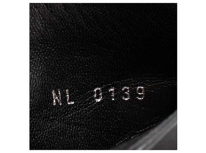 LOUIS VUITTON - Louis Vuitton Absatzstiefeletten aus glattem schwarzem Leder (T38) - Ansicht 5