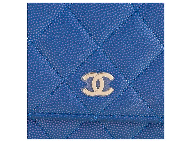 CHANEL - Borsa a tracolla Wallet On Chain Classic/Timeless Chanel in pelle caviar blu iridescente - vista 5