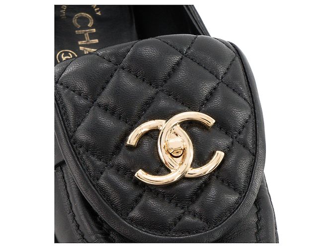 CHANEL - Mocassini Chanel in pelle liscia nera (T36) Nero - vista 4