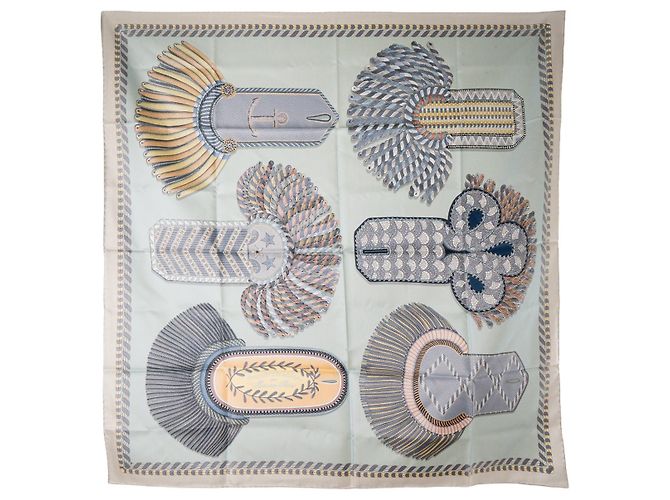 HERMÈS - Carré 90 Double Face Épaulettes de Gala Hermès in seta multicolore Blu - vista 2