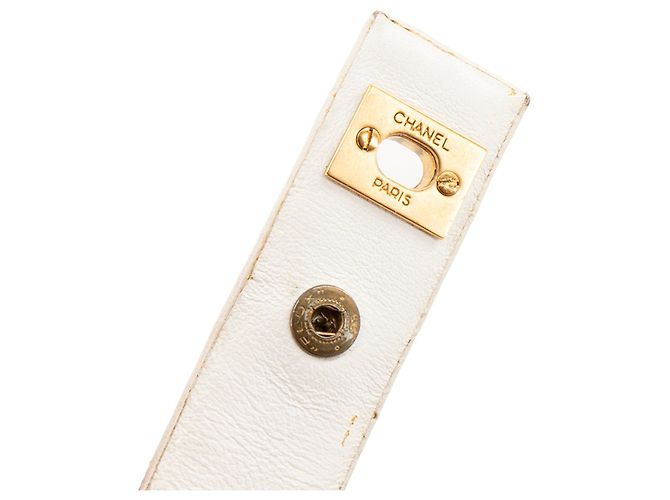 CHANEL - Vintage weißer gesteppter Leder CC Chanel Gürtel (T65) - Ansicht 5