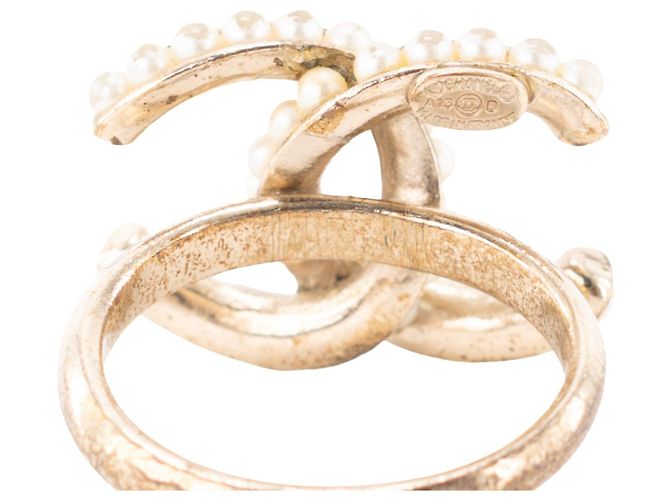 CHANEL - Anello Chanel in metallo dorato e perle (T49) D'oro - vista 4