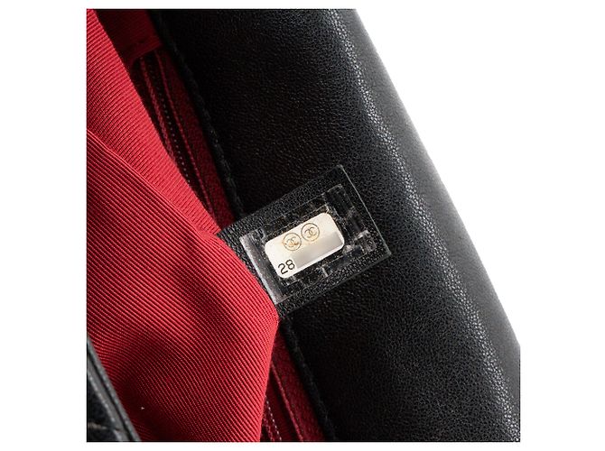 CHANEL - Borsa a tracolla Chanel 19 in pelle liscia nera Nero - vista 7