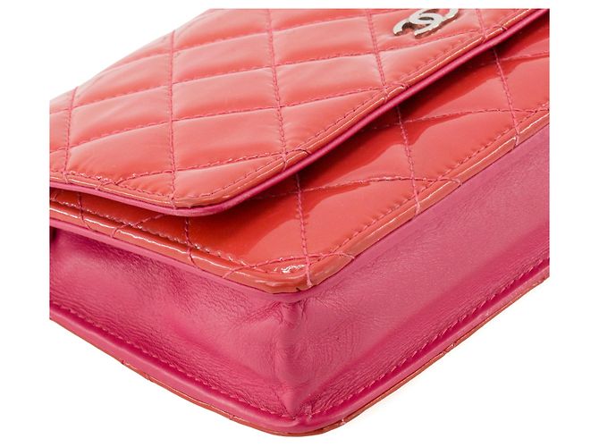 CHANEL - Borsa a tracolla Wallet On Chain Classique/Timeless Chanel in pelle verniciata rosa - vista 3