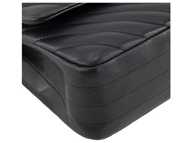 CHANEL - Borsa a mano Classique/Timeless 11.12 Chanel in pelle liscia chevron nera Nero - vista 6