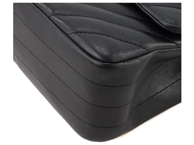 CHANEL - Borsa a mano Classique/Timeless 11.12 Chanel in pelle liscia chevron nera Nero - vista 7