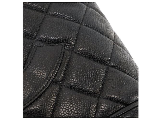 CHANEL - Borsa a mano Medaillon Chanel in pelle caviar nera Nero - vista 8