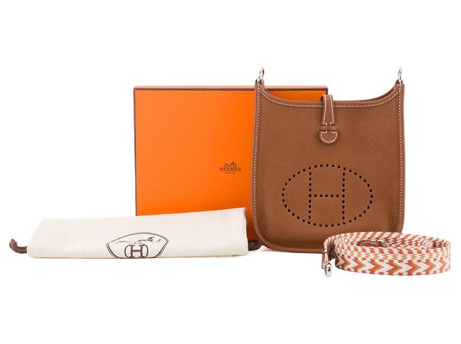 HERMÈS - Borsa a tracolla Evelyne 16 Hermès in pelle clémence marrone gold - vista 9