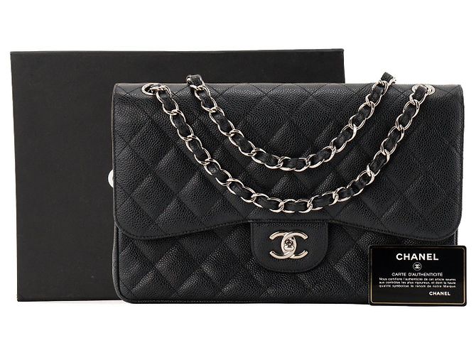 CHANEL - Borsa a tracolla Classic/Timeless Jumbo Chanel in pelle caviar nera Nero - vista 10