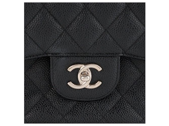 CHANEL - Borsa a tracolla Classic/Timeless Jumbo Chanel in pelle caviar nera Nero - vista 5