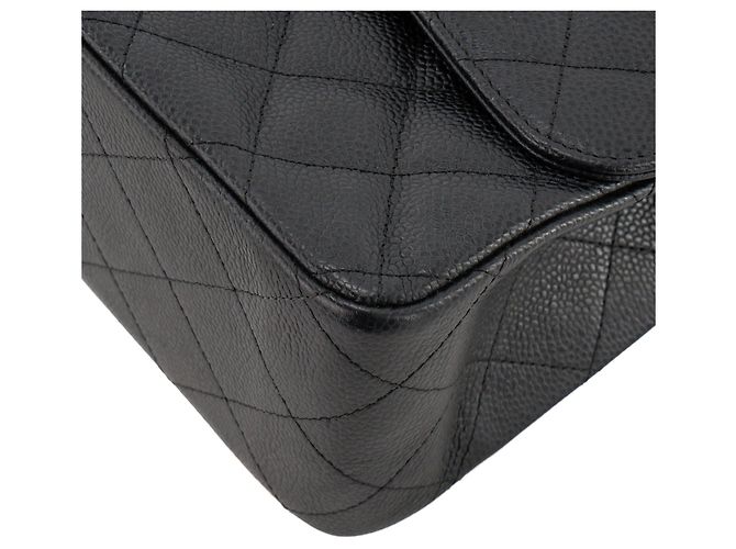 CHANEL - Borsa a tracolla Classic/Timeless Jumbo Chanel in pelle caviar nera Nero - vista 6