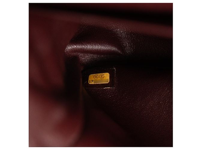 CHANEL - Borsa a tracolla Classic/Timeless Jumbo Chanel in pelle caviar nera Nero - vista 9