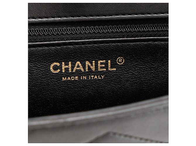 CHANEL - Borsa a tracolla Chanel Chevron Flap in pelle liscia nera edizione limitata Nero - vista 6