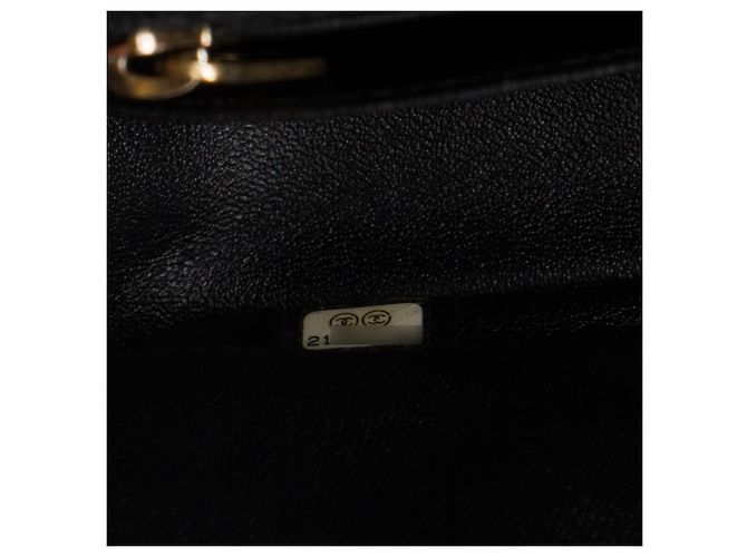 CHANEL - Borsa a tracolla Classic/Timeless Mini Square Chanel in pelle caviar nera Nero - vista 10