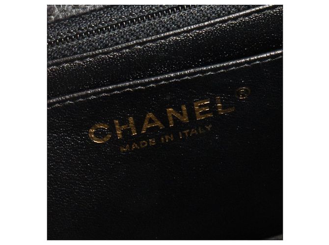 CHANEL - Borsa a tracolla Classic/Timeless Mini Square Chanel in pelle caviar nera Nero - vista 9