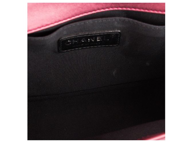 CHANEL - Borsa a tracolla Boy in pelle verniciata rosa - vista 10