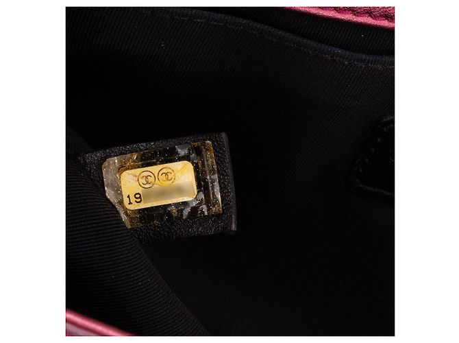 CHANEL - Borsa a tracolla Boy in pelle verniciata rosa - vista 11