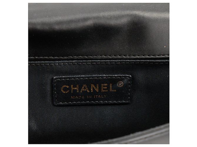 CHANEL - Borsa a tracolla Boy Mini Chanel in pelle liscia nera Nero - vista 8