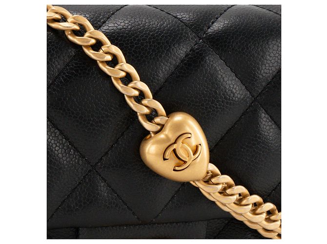 CHANEL - Borsa a tracolla Classique/Timeless Heart Crush in pelle martellata nera Nero - vista 6