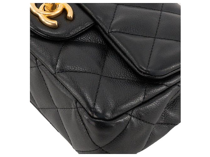 CHANEL - Borsa a tracolla Classique/Timeless Heart Crush in pelle martellata nera Nero - vista 7