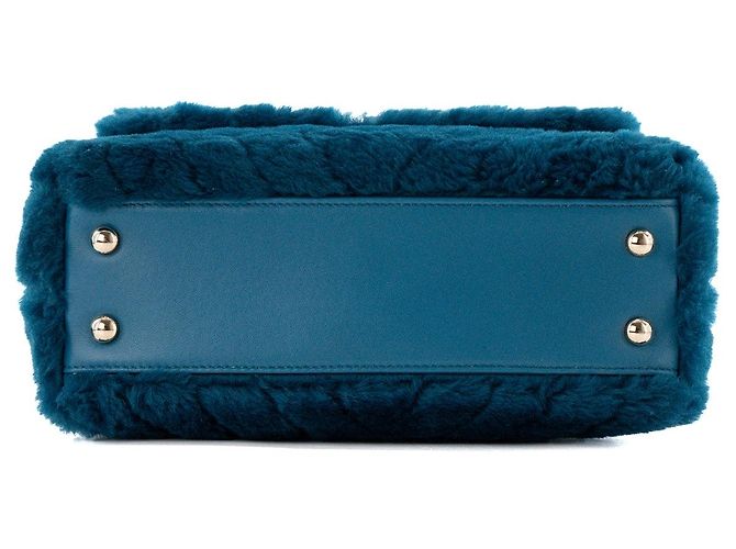 CHANEL - Bolsa de ombro Coco Handle Chanel em shearling chevron e couro azul - vista 4