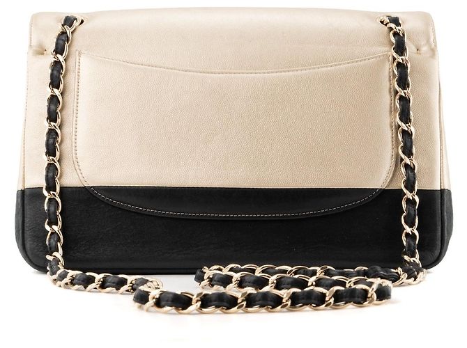 CHANEL - Bolsa de ombro Classic/Timeless Jumbo Chanel em couro caviar dourado e couro liso preto - vista 3