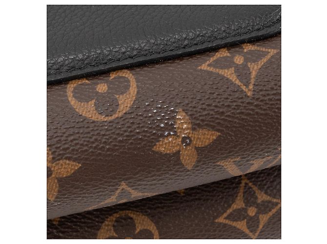 LOUIS VUITTON - Borsa a tracolla Victoire Louis Vuitton in tela monogram coated e pelle grana nera Marrone - vista 6