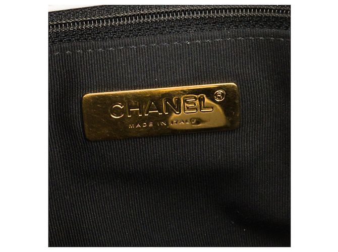 CHANEL - Borsa a tracolla Chanel 19 in pelle liscia bianca Bianco - vista 10