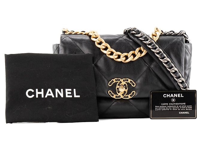 CHANEL - Borsa a tracolla Chanel 19 in pelle liscia nera Nero - vista 9