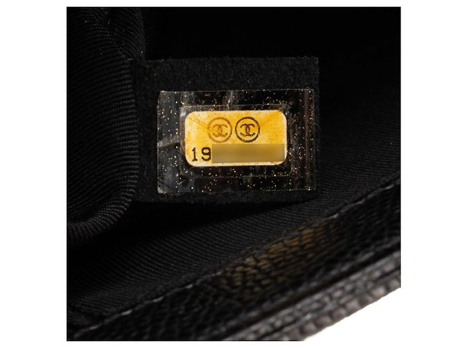 CHANEL - Borsa a tracolla Boy Large Chanel in pelle caviar nera Nero - vista 10