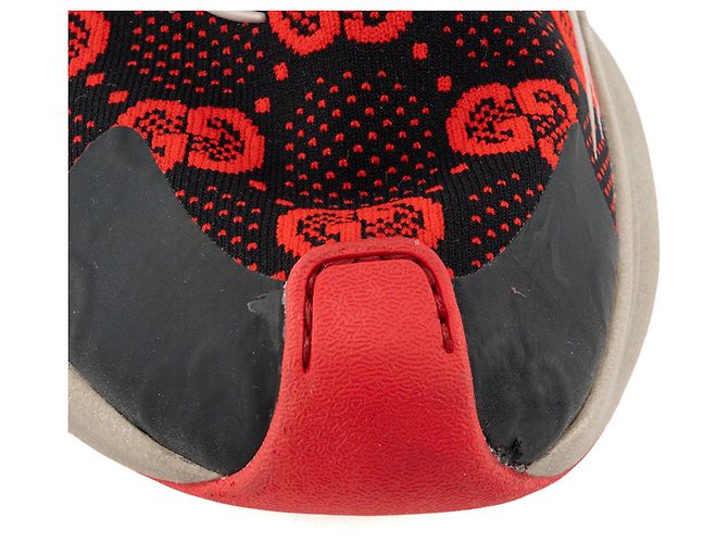 GUCCI - Sneakers Run Gucci in tela monogrammata rossa e nera (T45) Nero - vista 5