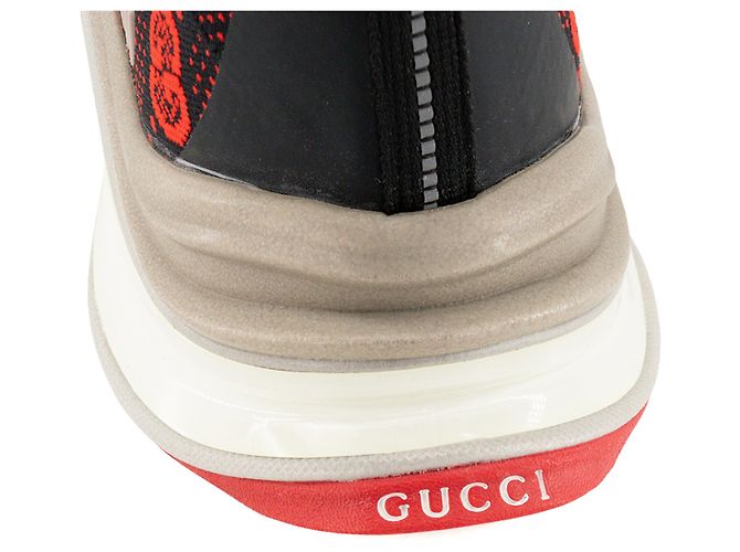 GUCCI - Sneakers Run Gucci in tela monogrammata rossa e nera (T45) Nero - vista 6