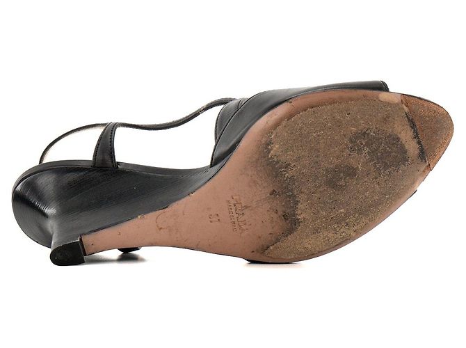 PRADA - Sandali con tacco compensato Prada in pelle liscia nera (T37) Nero - vista 4