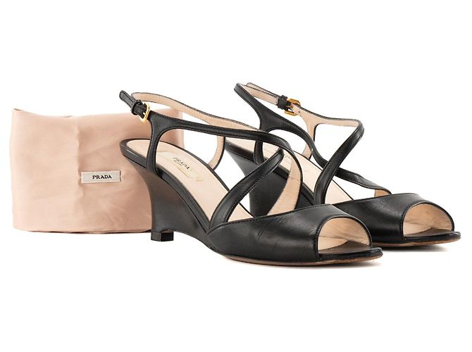 PRADA - Sandali con tacco compensato Prada in pelle liscia nera (T37) Nero - vista 9