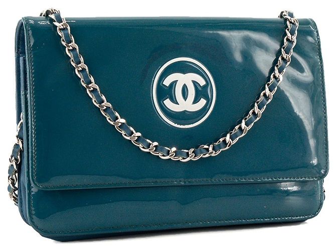 CHANEL - Borsa a tracolla Chanel Wallet On Chain in pelle verniciata blu - vista 2