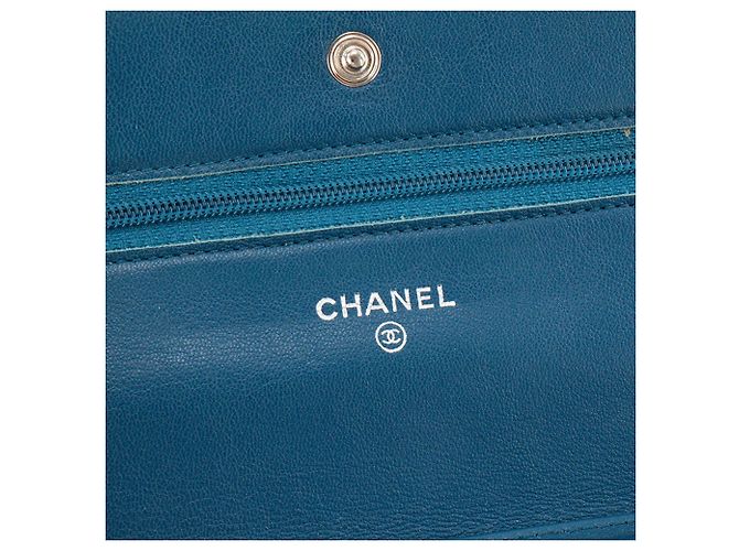 CHANEL - Borsa a tracolla Chanel Wallet On Chain in pelle verniciata blu - vista 6