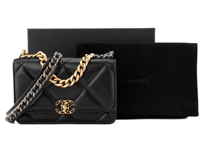 CHANEL - Borsa a tracolla Wallet On Chain 19 in pelle liscia nera Nero - vista 11