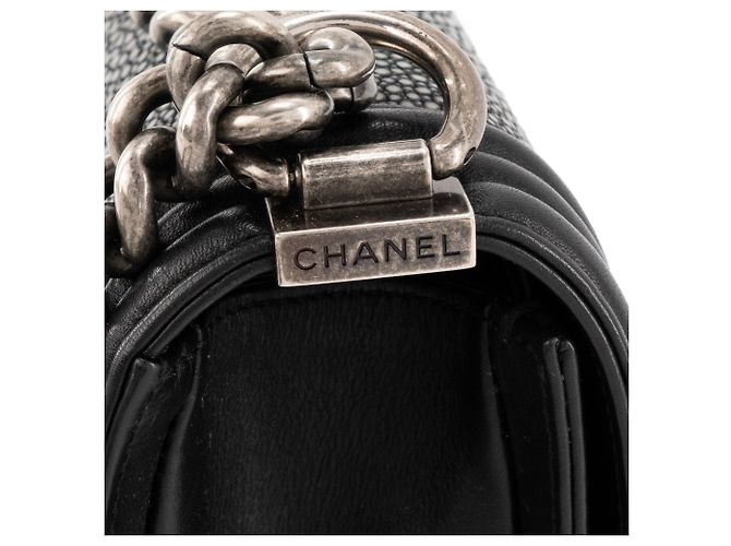 CHANEL - Borsa a tracolla mini Chanel Boy in pelle esotica galuchat e pelle liscia nera Nero - vista 6