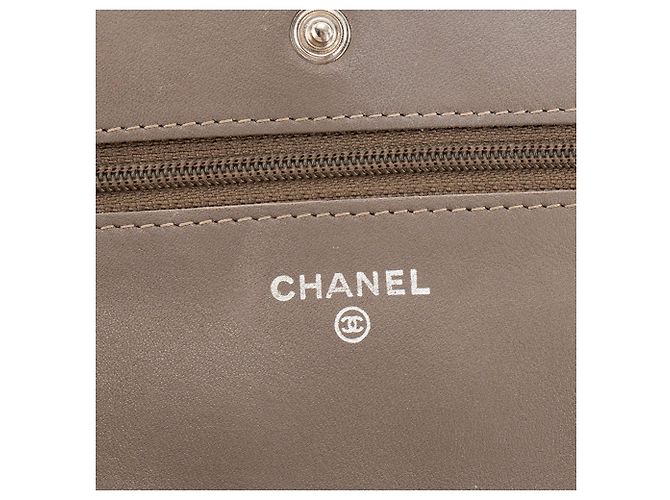 CHANEL - Borsa a tracolla Classique/Timeless Wallet On Chain Chanel in pelle verniciata marrone - vista 7