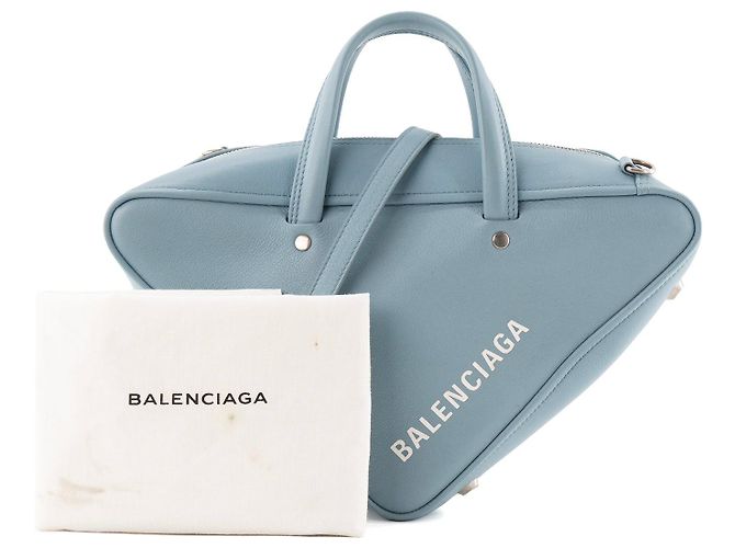 BALENCIAGA - Borsa a tracolla Triangle Duffle Balenciaga in pelle grana blu - vista 11