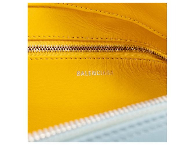 BALENCIAGA - Borsa a tracolla Triangle Duffle Balenciaga in pelle grana blu - vista 9