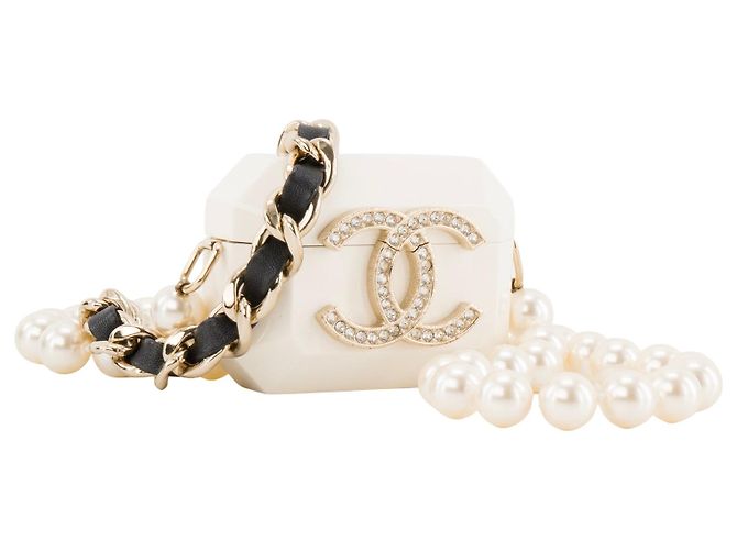 CHANEL - Collar Funda Airpods Chanel en plástico y perlas beige Blanco - vista 2