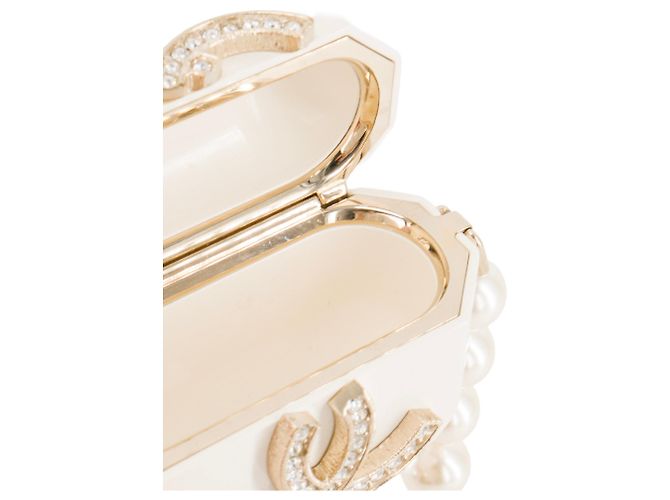 CHANEL - Collar Funda Airpods Chanel en plástico y perlas beige Blanco - vista 6