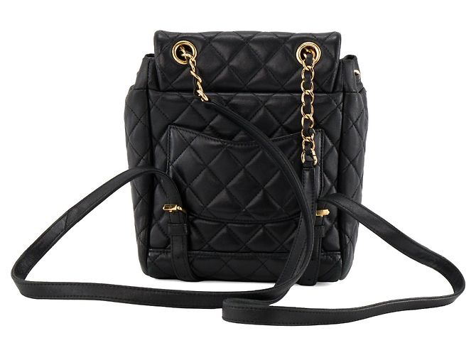 CHANEL - Classic/Timeless Chanel Rucksack aus schwarzem glattem Leder - Ansicht 3