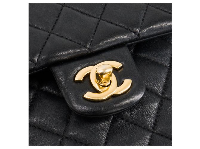 CHANEL - Classic/Timeless Chanel Rucksack aus schwarzem glattem Leder - Ansicht 5