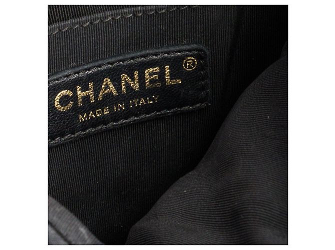 CHANEL - Classic/Timeless Chanel Rucksack aus schwarzem glattem Leder - Ansicht 7