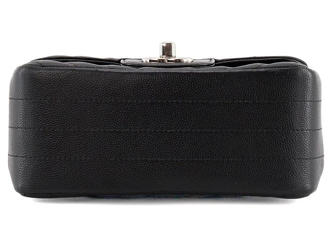 CHANEL - Borsa a tracolla Classique/Timeless Mini Square Chanel in pelle caviar nera Nero - vista 4